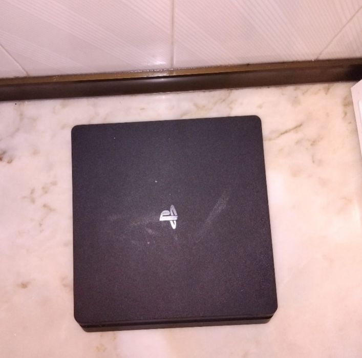Playstation 4 slim