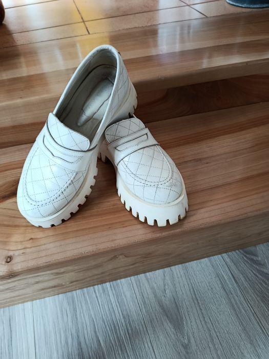 Шкіряні лофери жіночі