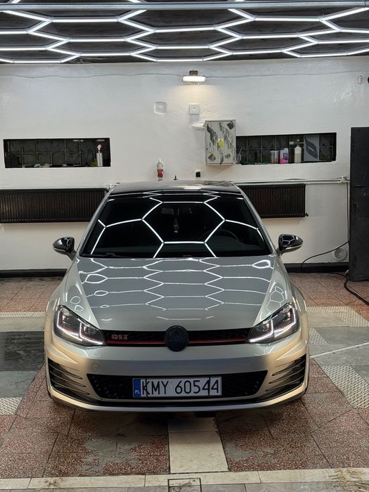 Volkswagen Golf GTI Performance DSG