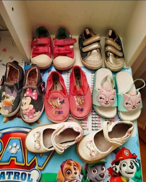 Пакет взуття для дівчинки 24р босоніжки тапочки