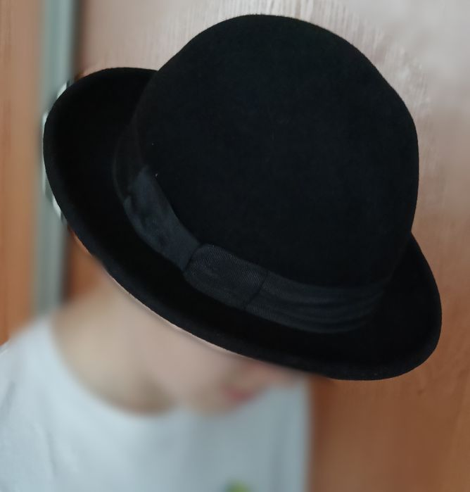 Kapelusz czarny filcowy typu melonik 55