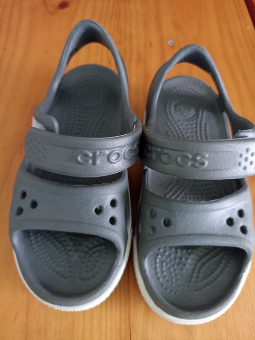 Crocs C 10 em cinza