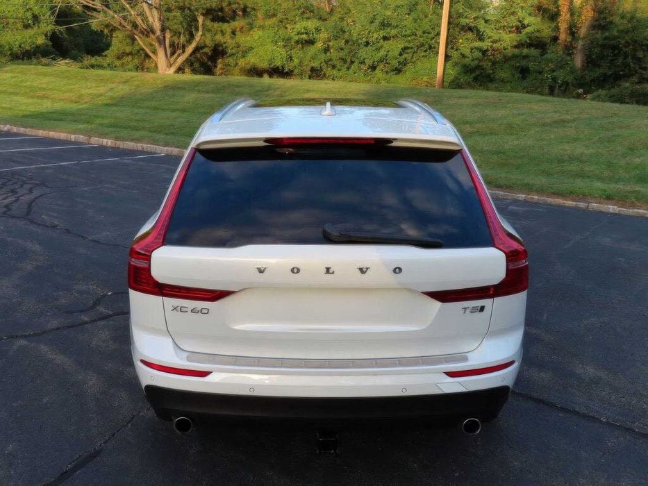 Volvo XC60 T5 Momentum      2019