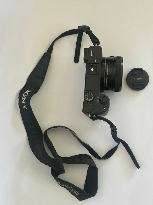 Sony A600 - com bolsa, duas baterias e caixa original