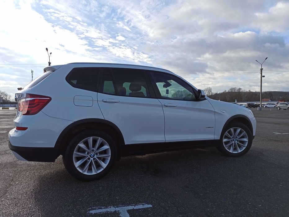 BMW X3 РЕСТАЙЛ 2.0 бензин. 2014 год