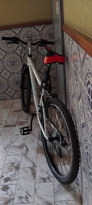 Vende-se bicicleta roda 26 em bom estado de uso por 50€. A funcionar bem. Só atendo aos verdadeiros interessados e não me desloco .