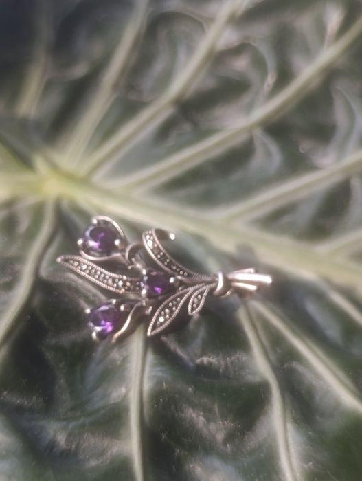 Серебренная брошь , современная