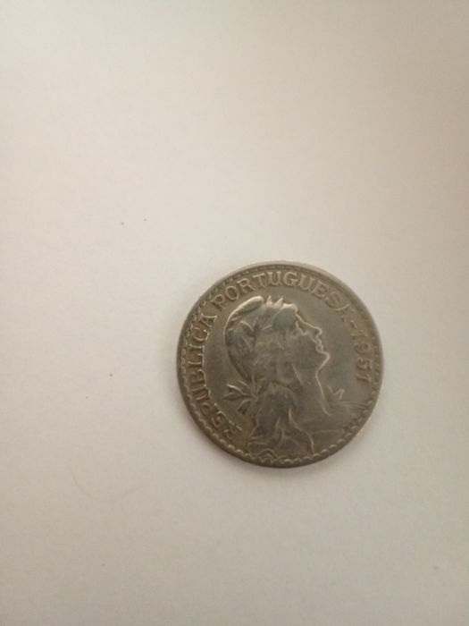 Moedas escudos antigas coleção