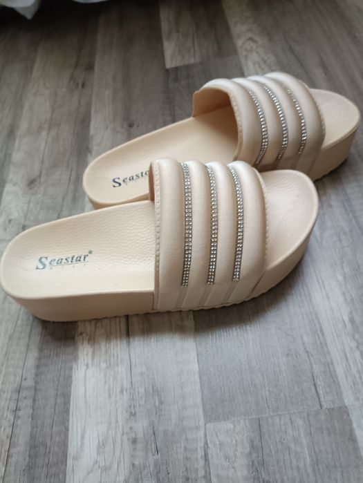 Продам шльопанці розмір 40!