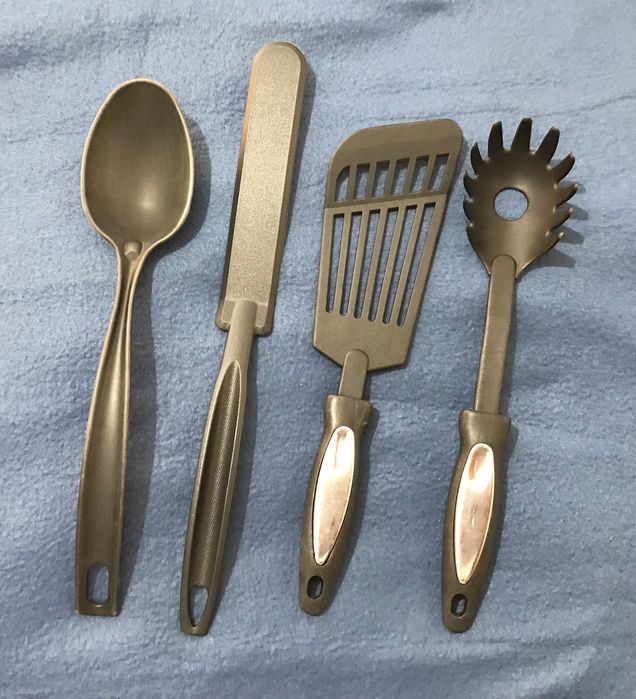 Utensílios de Cozinha pretos