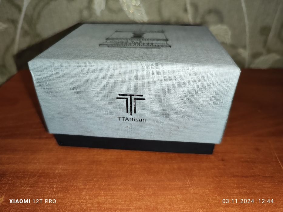 Продам обектив  новый