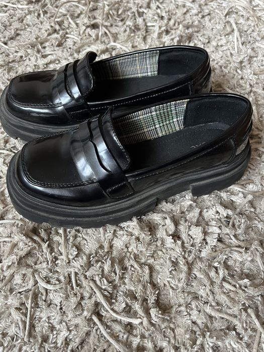 Лофери жіночі чорні