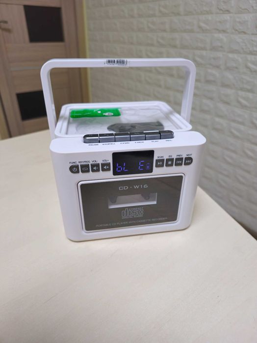 Портативний програвач CD-дисків Portable CD-W16 BT/касети/CD