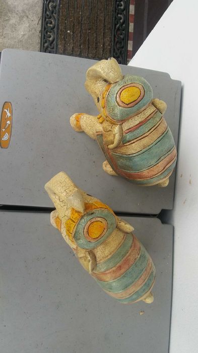 Dwa drewniane słonie