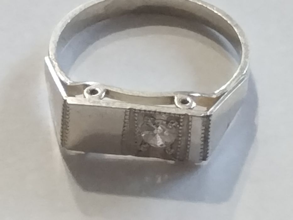 Sygnecik srebrny z oczkiem