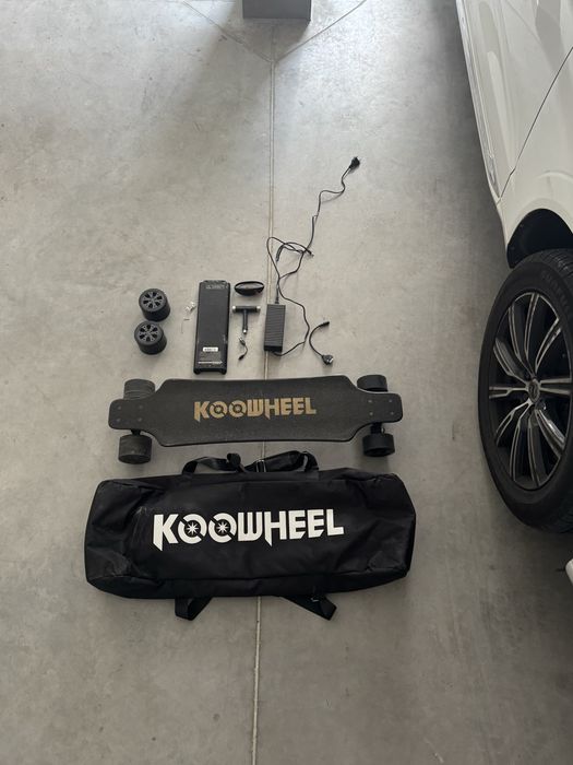 Deskorolka elektyczna Koowheel, z jedną baterią.