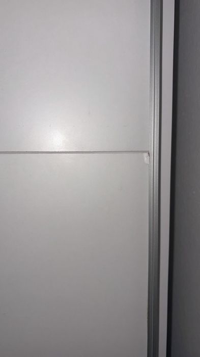 Vendo roupeiro com portas de correr