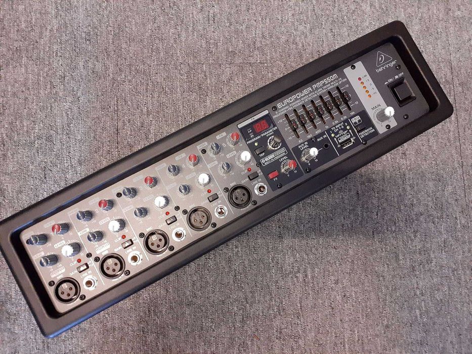 Mesas amplificadas NOVAS Behringer c/ MP3 e Reverb64740552609027121