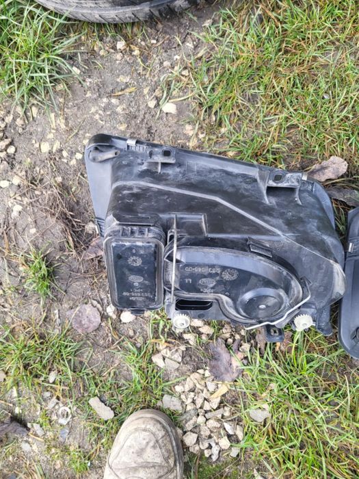 Reflektory przednie do VW Bora 2000r