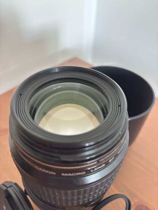 Canon EF 100mm f/2.8 Macro USM