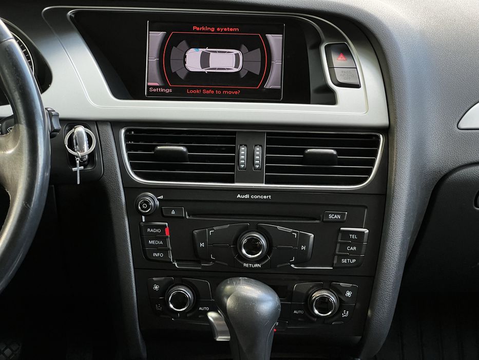 Audi A4b8 2011 рік 1.8 бензин