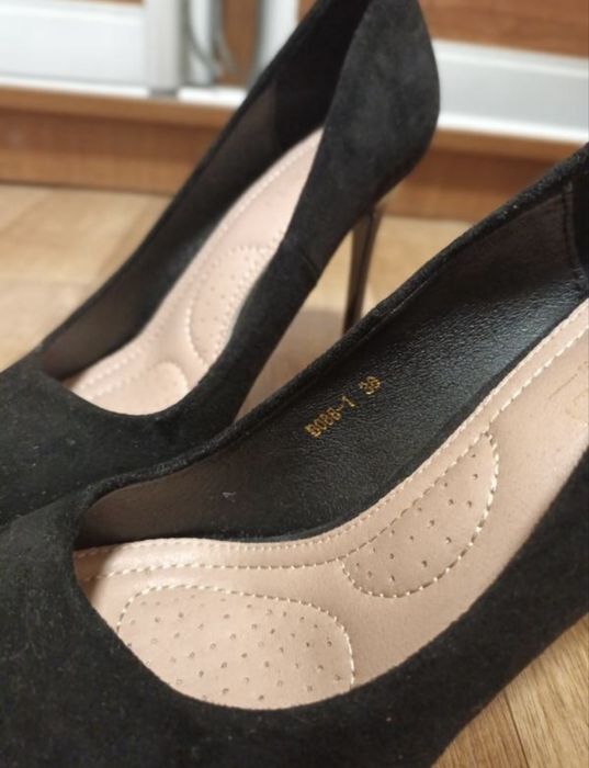 Замшеві чорні туфлі