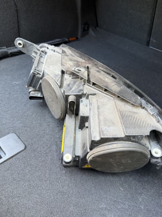 Lampa prawa przod vw cc passat bi xenon