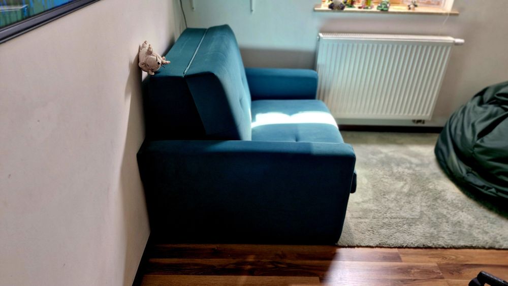 Mała, rozkładana sofa