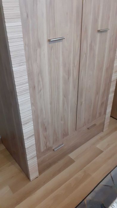 Szafa dwudrzwiowa z szufladą