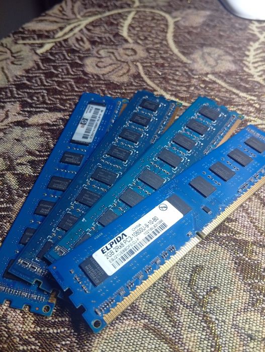 оперативна пам'ять DDR 3 4*2