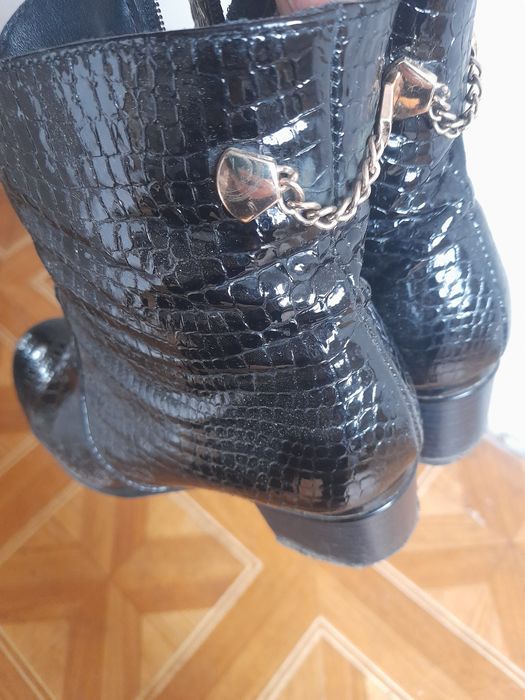 Ботинки кожаные женские