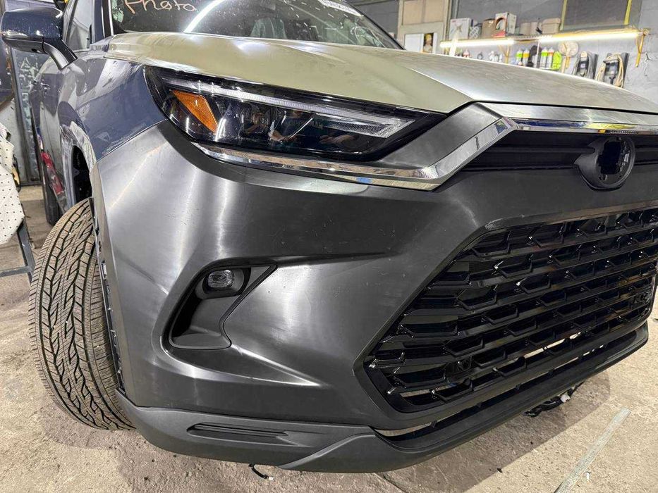 Бампер комплектний Toyota Grand Highlander 2023+