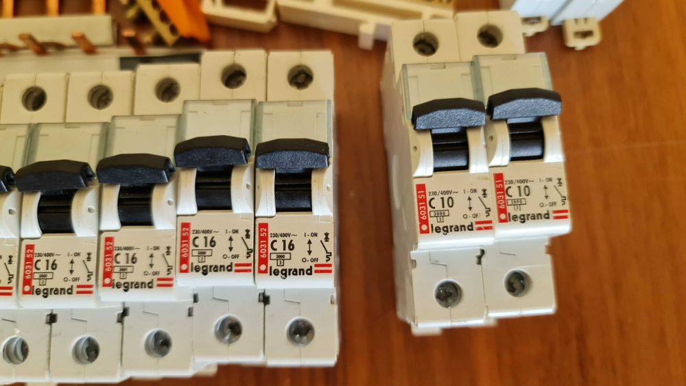 Pack Eletricista / Quadro Elétrico - Hager, Legrand, Schneider (Novos e Usados)