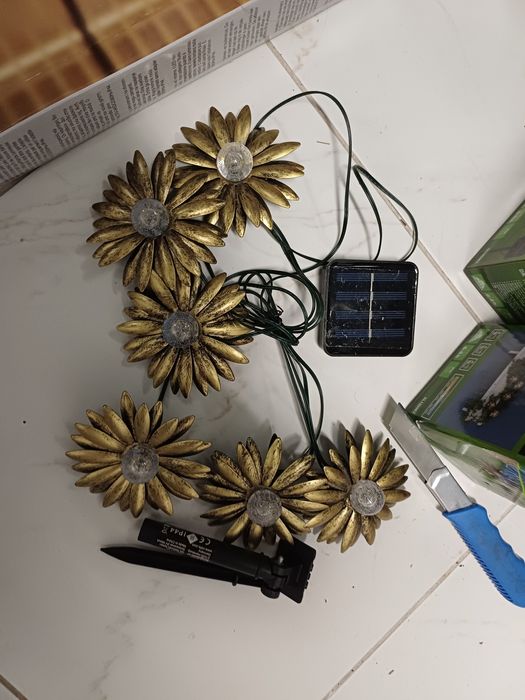 На сонячних панелях освітлення