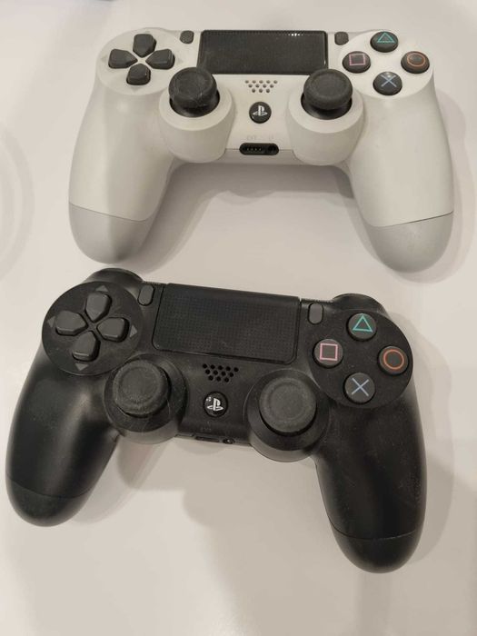 PS4 1 TB Pro + 2 pady + 3 gry