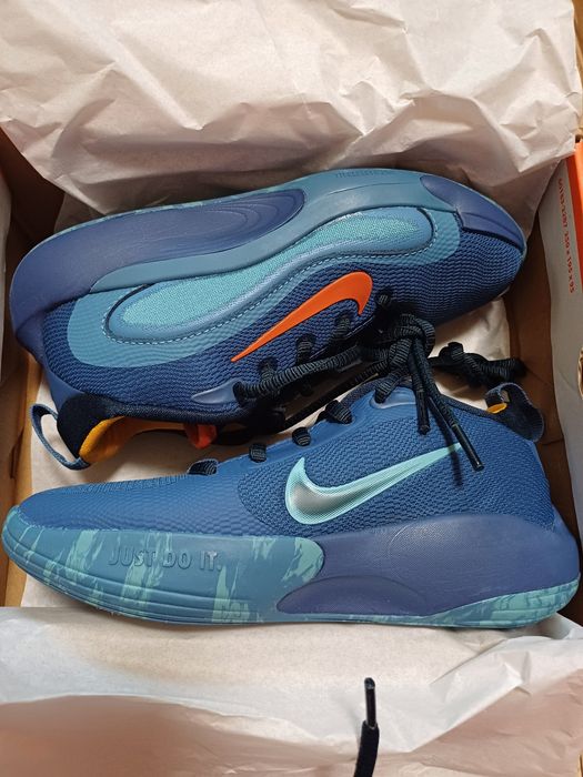 Кросівки Nike IsoFly GS Маленький баскетболіст для двійні близнят