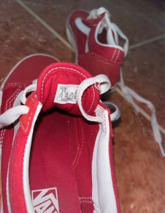 Vans “Off The Wall” Vermelhas e Brancas