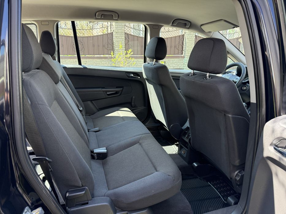 Opel Zafira з Німеччини Розмитнена 7 місць