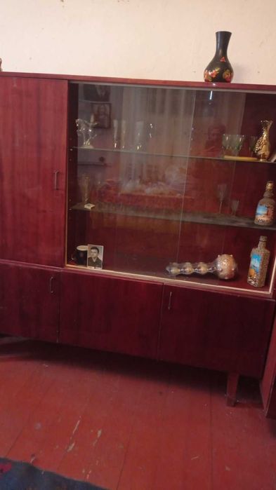 набір меблів Кровать нова Сервант Трюмо с.Межиріч