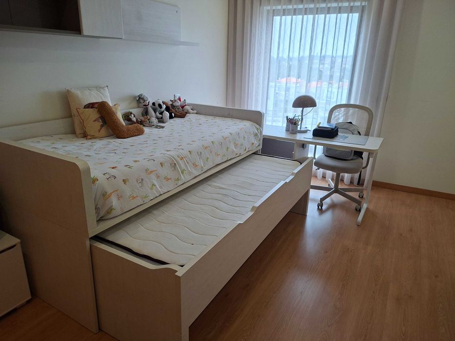 cama / Estudio completo para criança.