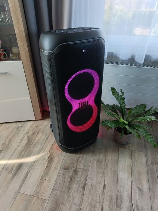 Party box JBL ultimate 1000 1100  jak nowy gwarancja