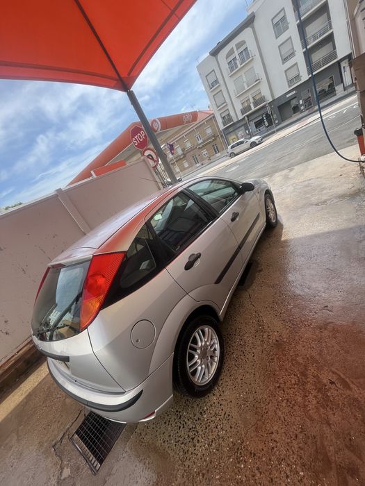 ford focus 1.4 gasolina