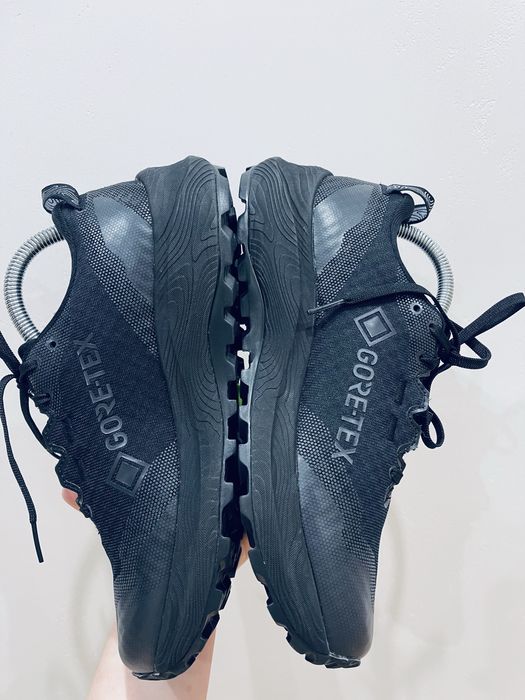 Кросівки жіночі Asics Gel-trabuco 39.5р