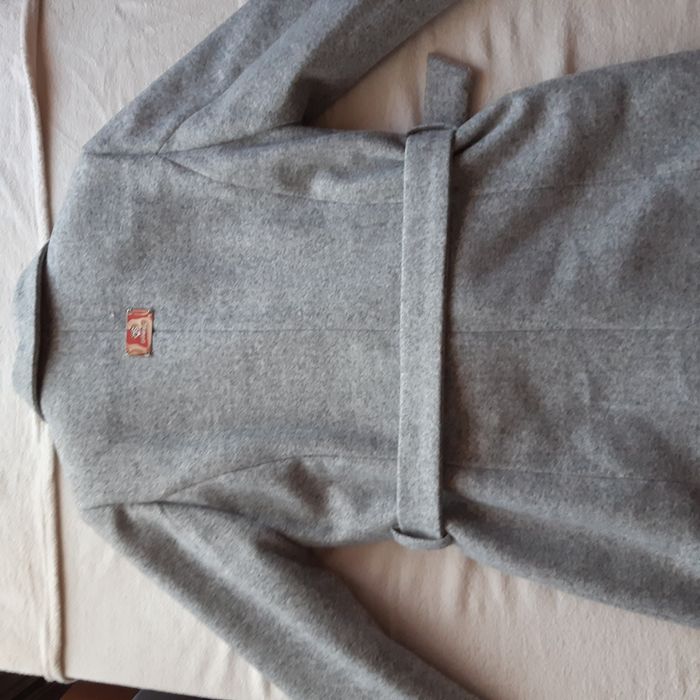 Nowy świetny wełniany płaszcz!