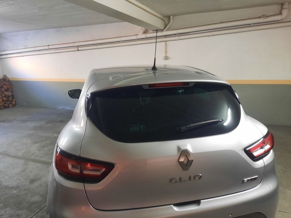Vendo Renault clio .
