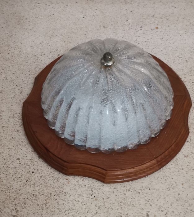 Candeeiro de teto em madeira e vidro 28cm diâmetro