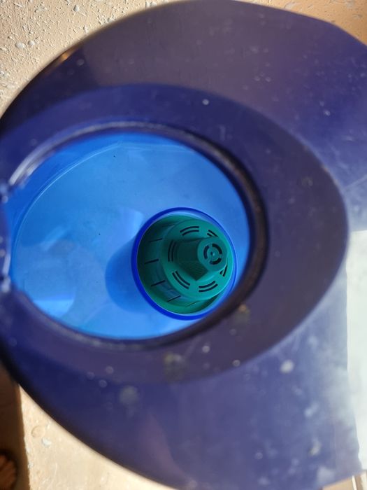 Емність з  змінним Фільтром  для води
