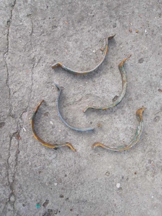 Uchwyt rynnowy haki rynnowe metalowe uchwyty grubość 0,5cm - 2 sztuk