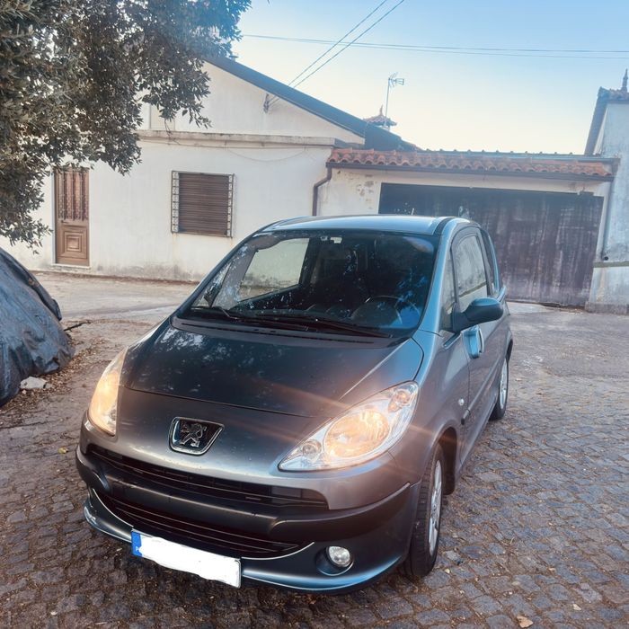 Peugeot 1007 1.4 HDi (2005)  Muito Económico