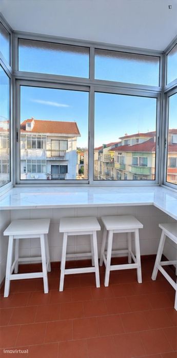 Quarto - localizado em Mafamude Porto